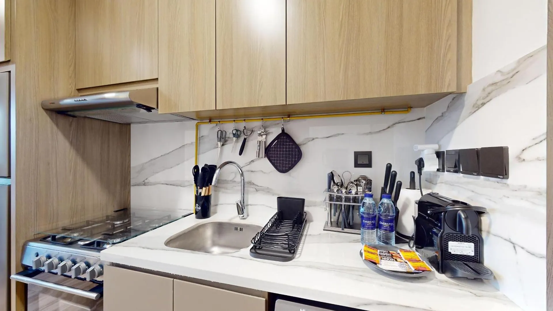 Apartment With 1 Bedroom In Hessa St - דובאי