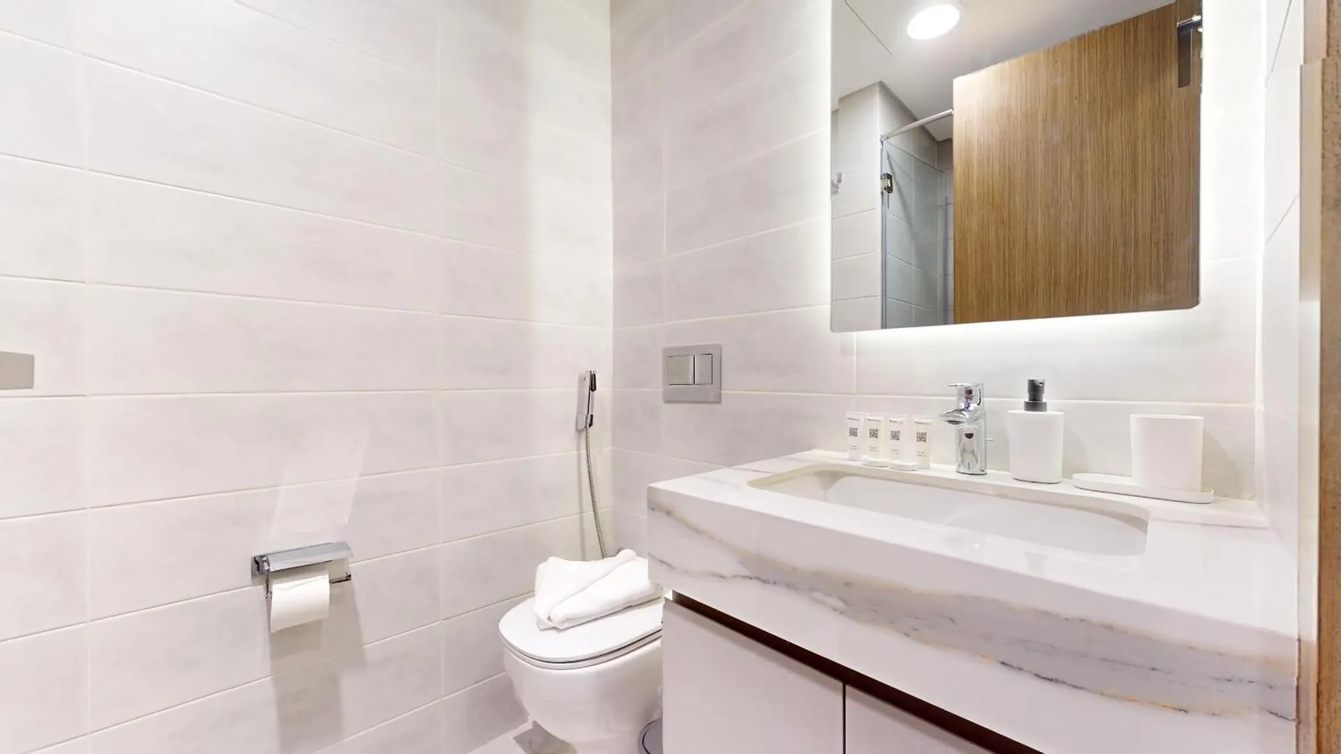 Apartment With 1 Bedroom In Hessa St - דובאי איחוד האמירויות הערביות
